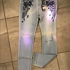 Umgee Distressed & Embellished Stretch Jeans